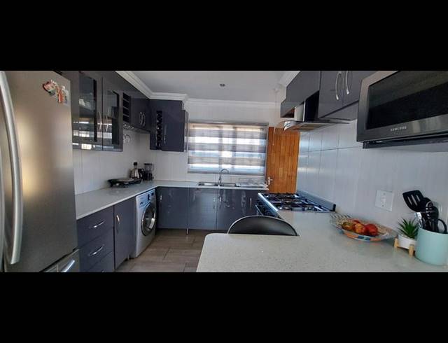 3 BEDROOM HOUSE FOR SALE IN THE ORCHARDS